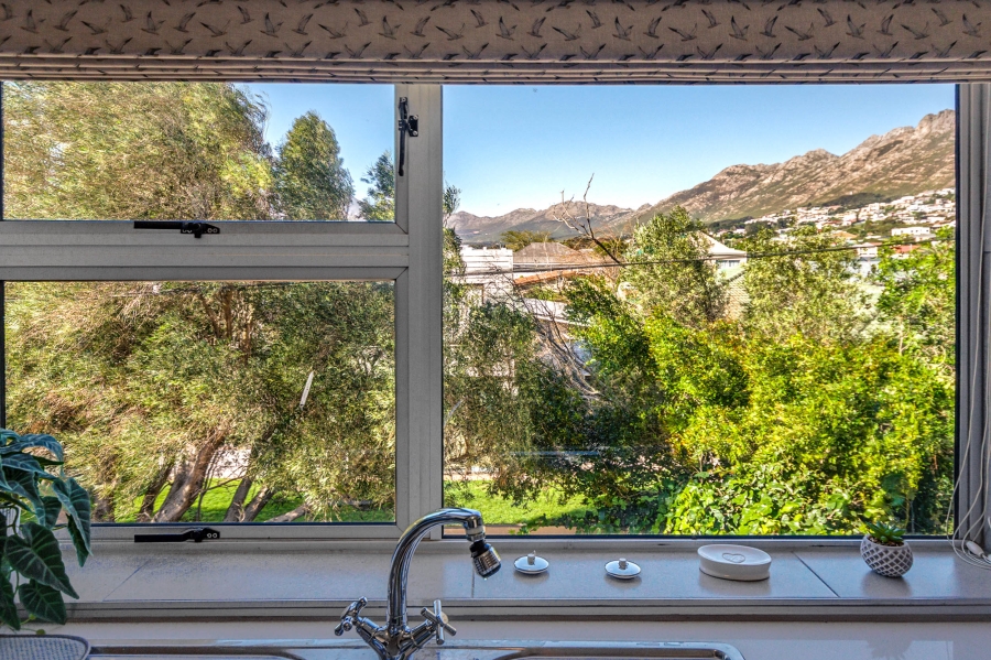 4 Bedroom Property for Sale in Gordons Bay Village Western Cape